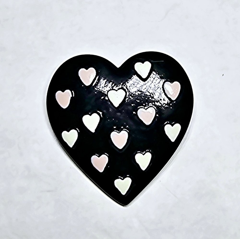 Cute retro 80s heart studded heart black with soft colors brooch